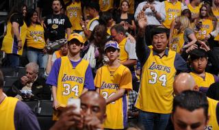 奥尼尔球衣退役仪式